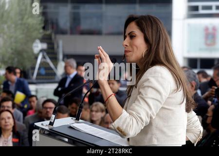 Mexico, Mexique. 17 octobre 2023. La sénatrice Veronica Delgadillo lors d'une conférence de presse au Sénat à Mexico. Le 17 octobre 2023 à Mexico, Mexique (crédit image : © Luis Barron/eyepix via ZUMA Press Wire) USAGE ÉDITORIAL SEULEMENT! Non destiné à UN USAGE commercial ! Banque D'Images