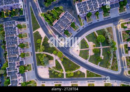 Vue de haut en bas du parc voisin Banque D'Images