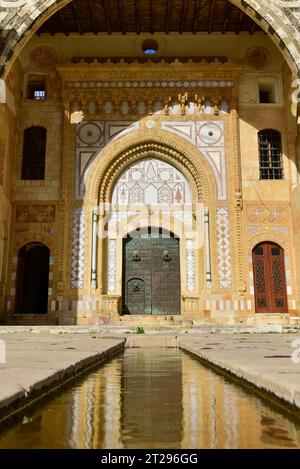 Palais Beiteddine du 18e siècle par une journée ensoleillée en hiver, Beit ed-Dine, Liban. Décembre 2022 Banque D'Images