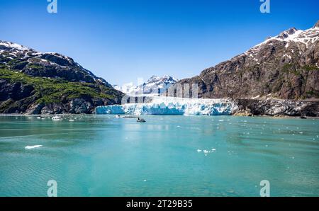 Margerie Glacier est un glacier de marée de 21 km de long situé dans Glacier Bay, Alaska, États-Unis, dans le parc national et réserve de Glacier Bay. Banque D'Images