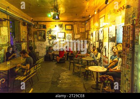 Szimpla Kert à Budapest Banque D'Images