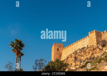 Murs de l'Alcazaba la ville d'Almeria, Andalousie. Espagne. Costa del sol dans la mer méditerranée Banque D'Images