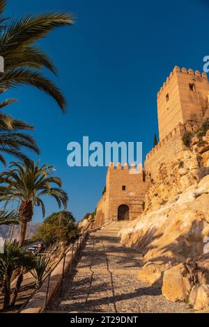 Entrée générale de l'Alcazaba et le mur de la ville d'Almeria, Andalousie. Espagne. Costa del sol dans la mer méditerranée Banque D'Images