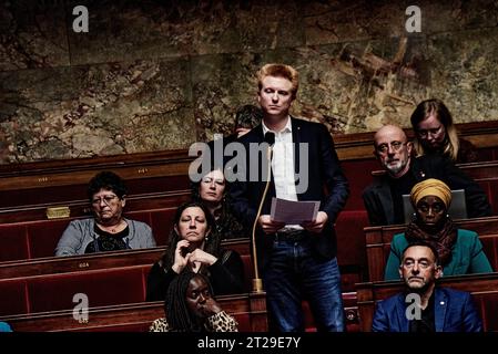 Paris, France. 17 octobre 2023. Antonin Burat/le Pictorium - séance de questions au gouvernement du 17 octobre 2023 à l'Assemblée nationale française - 17/10/2023 - France/Paris - la France insoumise le député Adrien Quatennens intervient, lors de la séance de questions au gouvernement du 17 octobre 2023, à l'Assemblée nationale française. Crédit : LE PICTORIUM/Alamy Live News Banque D'Images