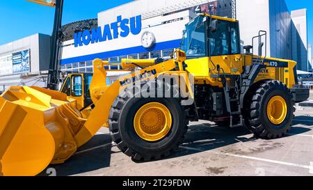 MOSCOU, RUSSIE - 26 avril 2019 : exposition Mining World. Nouveau chargeur frontal jaune puissant Komatsu WA470. Banque D'Images