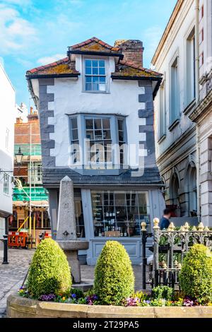 Market Cross House est une maison tordue qui penche d'un côté à Windsor, Berkshire, Royaume-Uni Banque D'Images