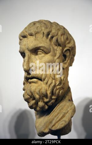 Buste du philosophe grec antique Epicure. Copie romaine d'un original grec du 3e siècle av. J.-C.. Marbre pentélique. De Carsoli, Abruzzes. Barracco M Banque D'Images