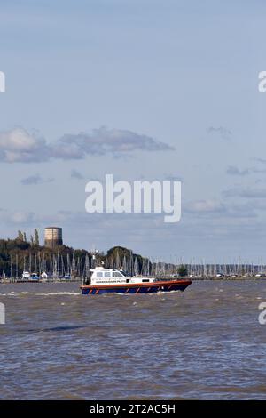 Harwich Haven navire-pilote St Edmund sur les opérations de pilotage dans le port de Harwich. Banque D'Images