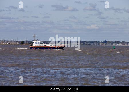 Harwich Haven navire-pilote St Edmund sur les opérations de pilotage dans le port de Harwich. Banque D'Images