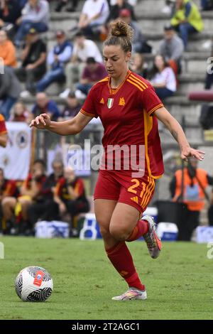 Rome, Italie. 18 octobre 2023. Martina Tomaselli de A.S. Roma Women lors de la ronde 2, deuxième manche de la Ligue des champions féminine de l'UEFA entre le F.C. Vorskla et A.S. Roma, le 18 octobre 2023 au Stadio Tre Fontane à Rome, en Italie. Crédit : Agence photo indépendante/Alamy Live News Banque D'Images