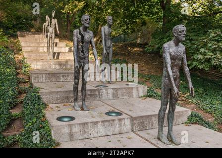 Mémorial aux victimes du communisme, 2002, par Olbram Zoubek, inspiré des œuvres d'Alberto Giacometti, rue Ujezd, Mala Strana, Prague, République tchèque Banque D'Images