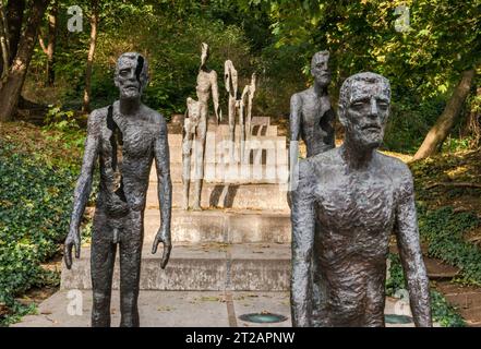 Mémorial aux victimes du communisme, 2002, par Olbram Zoubek, inspiré des œuvres d'Alberto Giacometti, rue Ujezd, Mala Strana, Prague, République tchèque Banque D'Images