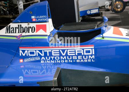 Vue rapprochée du flanc d'une Monteverdi Onyx Formule 1 car, pilotée à la période par J.J. Lehto et Gregor Foitek, lors de la saison de F1 1990. Banque D'Images