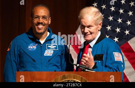 Bill Nelson, administrateur de la NASA, prononce une allocution avec l'astronaute Alvin Drew lors du Sommet national de la jeunesse de 2023 organisé par le Département du commerce à Washington Banque D'Images