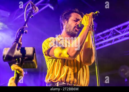 Milan Italie. 17 octobre 2023. Le groupe américain YOUNG THE GIANT se produit en direct sur scène au Circolo Magnolia lors du 'UK & European Tour 2023'. Banque D'Images