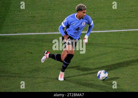 17 octobre 2023 : Stade Centenario, Parque Batlle de Montevideo, Uruguay : qualification pour la coupe du monde de football FIFA 2026, Uruguay contre Brésil : Ronald Ara&#xfa;JO d'Uruguay Banque D'Images