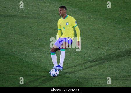 17 octobre 2023 : Stade Centenario, Parque Batlle de Montevideo, Uruguay : qualification pour la coupe du monde de football FIFA 2026, Uruguay contre Brésil : Gabriel Magalh&#xe3;es du Brésil Banque D'Images