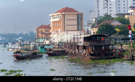 Bateau de croisière en bois Bassac, CAN Tho, Vietnam Banque D'Images