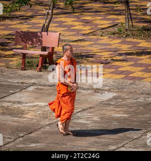 Moine au centre de méditation bouddhiste Sontte WAN, Oudong, ancienne capitale, Cambodge Banque D'Images