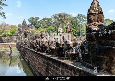 Le pont d'Angkor Thom, près d'Angkor Wat, Siem Reap, Cambodge Banque D'Images