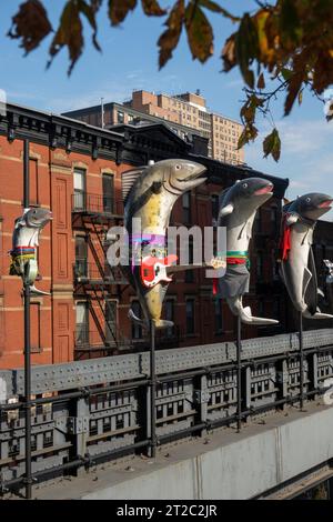 Et s'ils aboient ? Est une installation humoristique d'art public sur The Highline, 2023, New York City, USA Banque D'Images