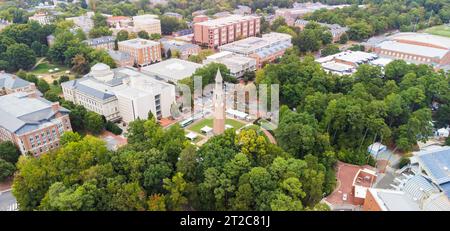 Chapel Hill, Caroline du Nord - 6 octobre 2023 : le clocher Morehead-Patterson sur le campus de l'Université de Caroline du Nord Banque D'Images