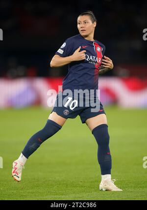 Tabitha Chawinga, du Paris Saint-Germain, lors du match de qualification au deuxième tour de la Ligue des champions féminine de l'UEFA au Parc des Princes à Paris, en France. Date de la photo : mercredi 18 octobre 2023. Banque D'Images