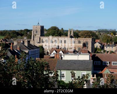 La vue depuis le château de Clare, St Peter et St Paul Eglise et la ville, Clare, Stour Valley, Suffolk, Angleterre, Royaume-Uni Banque D'Images