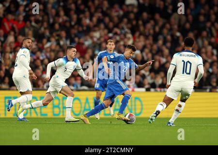 Londres, Royaume-Uni. 17 octobre 2023. Stephan El Shaarawy, d'Italie (22), se sépare. Angleterre - Italie, qualification pour l'UEFA Euro 2024 match international de football du groupe C au stade de Wembley à Londres le mardi 17 octobre 2023. Usage éditorial uniquement. photo par Andrew Orchard/Andrew Orchard photographie sportive/Alamy Live News crédit : Andrew Orchard photographie sportive/Alamy Live News Banque D'Images