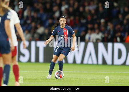 Paris, France. 18 octobre 2023. Sakina Karchaoui (PSG) football/football : UEFA Women's Champions League Round2 match de 2e manche entre le Paris Saint-Germain féminin 3-1 Manchester United WFC au Parc des Princes à Paris, France . Crédit : Mutsu Kawamori/AFLO/Alamy Live News Banque D'Images