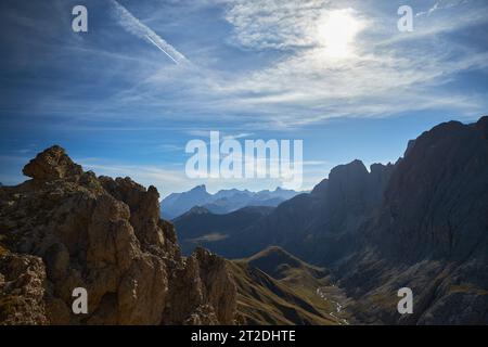 Chemin en bois sur le Seiser Alm, Tyrol du Sud Banque D'Images