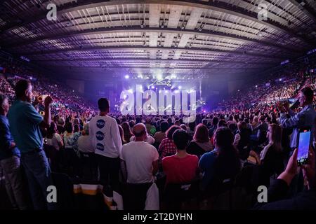 Concert de musique - Pooh - Amici x sempre live 2023 Pooh Bari Palaflorio Italie Copyright : xIolandaxPompilio/TSCKx/xLiveMediax LPM 1092442 Banque D'Images