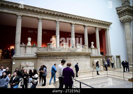 AM 22. Oktober 2023 wird das Pergamonmuseum sanierungsbedingt zum vorerst letzten mal für Besucher geöffnet sein. DAS Pergamonmuseum beherbergt drei M. Banque D'Images
