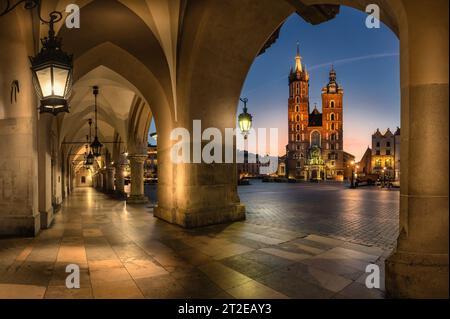 St. Basilique de Marie, église de Saint Wojciech, Cracovie, Pologne Banque D'Images