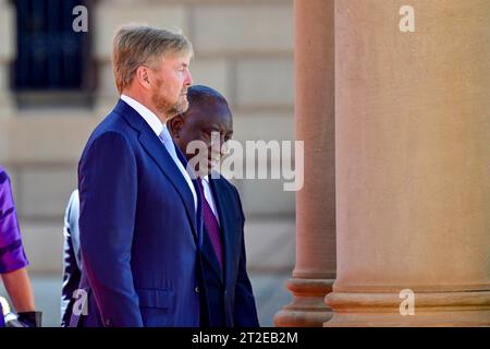 Pretoria 19-10-2023 le roi Willem Alexander et le président Ramaphosa lors du 2e jour de la visite d'État de 3 jours du roi et de la reine hollandais en Afrique du Sud, cérémonie de bienvenue aux bâtiments de l'Union à Pretoria photo : Albert Nieboer Banque D'Images