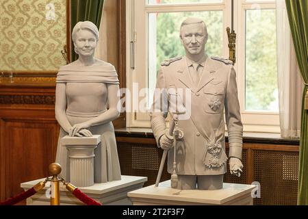 Bruxelles, Belgique. 19 octobre 2023. Bustes de la Reine Mathilde et du Roi Philippe - Filip de Belgique photographié au Parlement fédéral à Bruxelles le jeudi 19 octobre 2023. BELGA PHOTO JAMES ARTHUR GEKIERE crédit : Belga News Agency/Alamy Live News Banque D'Images