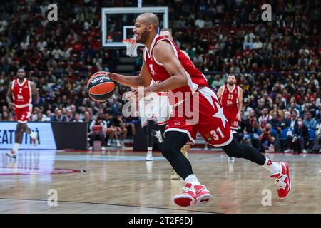 Milan, Italie. 17 octobre 2023. Shavon Shields #31 de EA7 Emporio Armani Milan vu en action lors du match de la saison régulière de Turkish Airlines Euroleague Round 3 entre EA7 Emporio Armani Milan et Olympiacos Piraeus au Mediolanum Forum. Crédit : SOPA Images Limited/Alamy Live News Banque D'Images