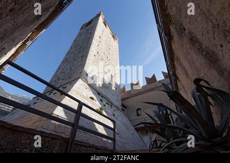 Donjon Scaliger, château médiéval des Scaligers, Malcesine, rive orientale du lac de Garde, province de Vérone, Italie Banque D'Images