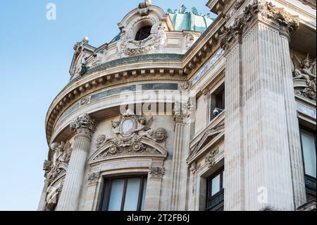 Détails extérieurs de l'Opéra Garnier à Paris aussi connu sous le nom de Palais Garnier, il a été construit pour l'Opéra de Paris de 1861 à 1875 Banque D'Images