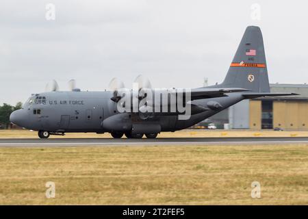 Illinois Air National Guard C-130H au départ de la base aérienne de Hohn, en Allemagne. Banque D'Images