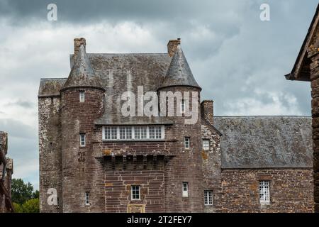 Château Trecesson, château médiéval français situé sur la commune de Campeneac dans le département du Morbihan, près de la forêt de Brocéliande Banque D'Images