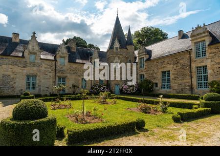 Le magnifique Parc du Château de Rochefort en Terre dans le village médiéval de Rochefort-en-Terre, département du Morbihan en région Bretagne. France Banque D'Images