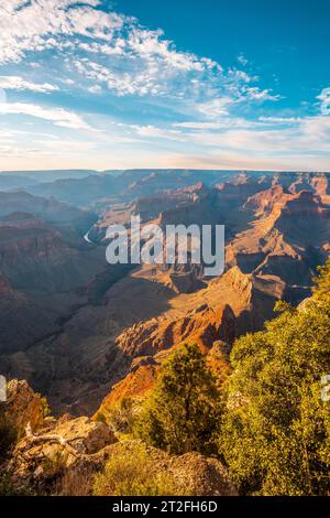 Panoramique au coucher du soleil à la pointe Pima du Grand Canyon et Rio Colorado en arrière-plan. Arizona Banque D'Images