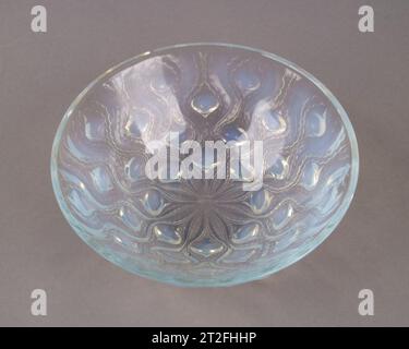 Rare Martin Brothers Arts and Crafts Wally Birds vase miniature en grès. Banque D'Images