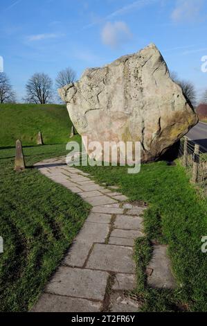 Swindon Stone, qui fait partie du cercle de pierre d'Avebury, Wiltshire, Angleterre, site du patrimoine mondial. Banque D'Images