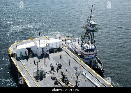 Tiré du dessus d'un pétrolier en mer Banque D'Images