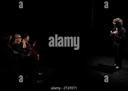 Oviedo, Espagne. 19 octobre 2023. L’actrice Meryl Streep rend visite à des étudiants en théâtre dans les Asturies le jeudi 19 octobre 2023. Crédit : CORDON PRESS/Alamy Live News Banque D'Images