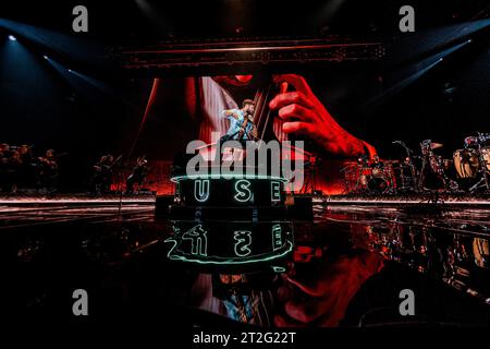 Italie 18 octobre 2023 Stjepan Hauser - Rebel with a Cello Tour - Live at Mediolanum Forum Milan © Andrea Ripamonti / Alamy Banque D'Images