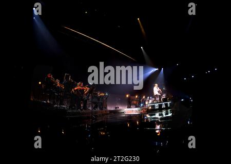 Italie 18 octobre 2023 Stjepan Hauser - Rebel with a Cello Tour - Live at Mediolanum Forum Milan © Andrea Ripamonti / Alamy Banque D'Images