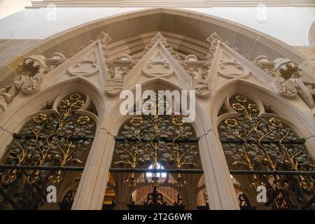 Sculpture sur pierre au choeur,, Cathédrale de Wawel, Cracovie, Pologne Banque D'Images